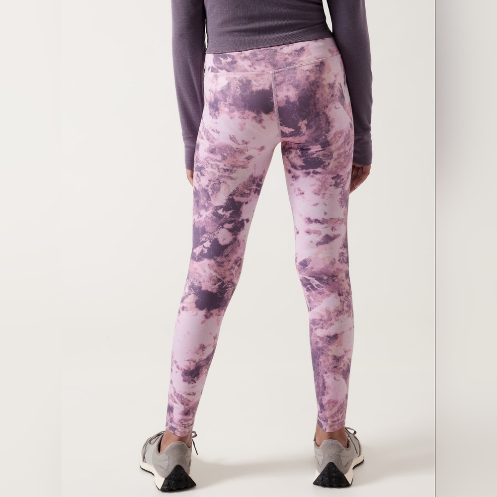Athleta Purple Tie-Dye Leggings 23" Waist 25"inseem